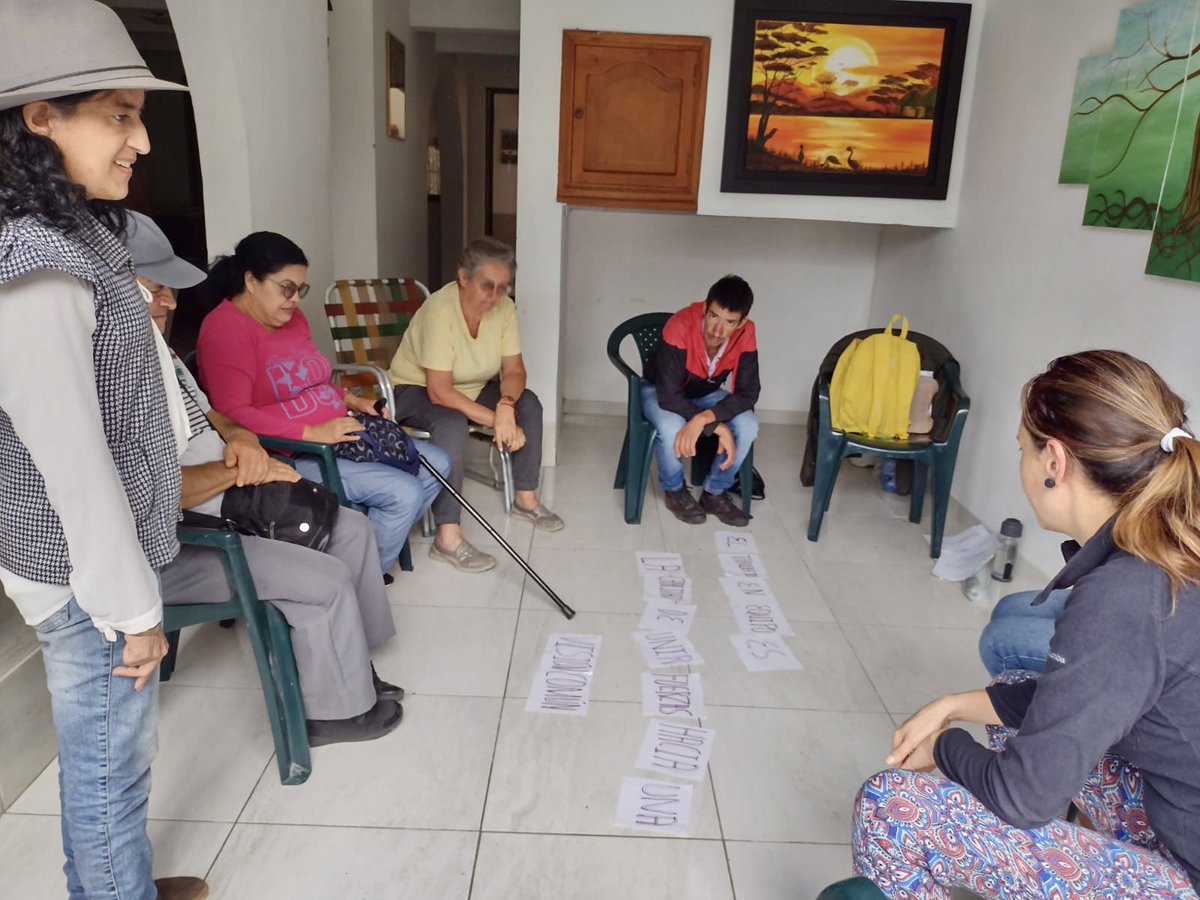 #AgriculturaUrbana 🥕
En las huertas urbanas realizamos asesoría en el manejo y cuidado de ellas. 🥦🍆🍅🥒
También hacemos talleres sociales, brindando recomendaciones sobre manejo integrado de plagas y enfermedades. 🦠

¡Manizales AVANZA, no te quedes atrás!