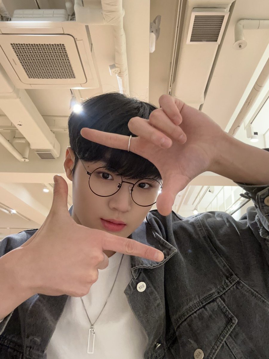LUN8_members tweet picture