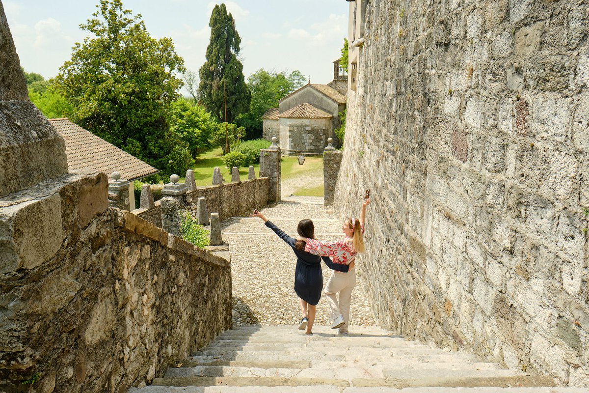 VisitFVG's tweet photo. ✨ Avete mai visitato il Castello di #Arcano?
🏰Magnificamente conservato e tuttora abitato, ancora oggi ha del magico per il sito isolato in cui è stato costruito 

Per maggiori info👉 https://t.co/69xP0dR12k

#iosonofvg #fvglive https://t.co/S0hVaFs6PU