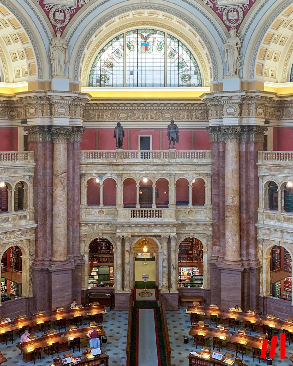 bibliotheca_fr's tweet image. Le saviez-vous ? La Bibliothèque du Congrès à Washington D.C. est la plus grande bibliothèque du monde, avec plus de 170 millions de documents dans sa collection ? Ça fait beaucoup de livres ! 📚🌎#DidYouKnow #LibrariesAroundTheWorld