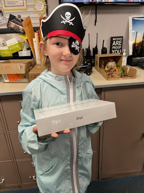 southrangederry's tweet photo. The high seas have never looked more beautiful.....or been so smart! We’re sailing through our adventure to earn as many books as possible for our students, and we’re having fun along the way. Today, we announced the winner of the iPad! Congratulations, Natalie:) https://t.co/hsEVrqPywq