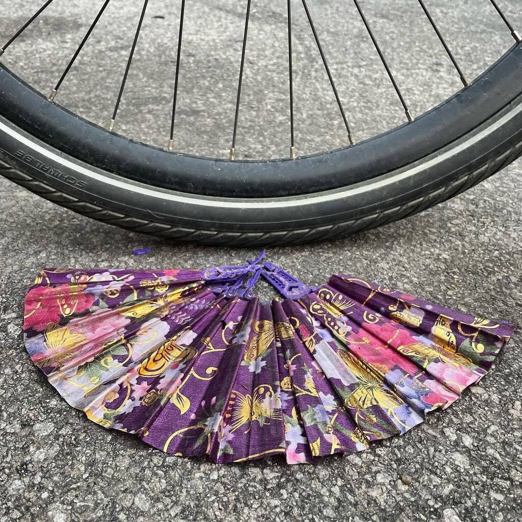 Today’s bicycle commute photo: Fanboy #bicycle #commute #austin