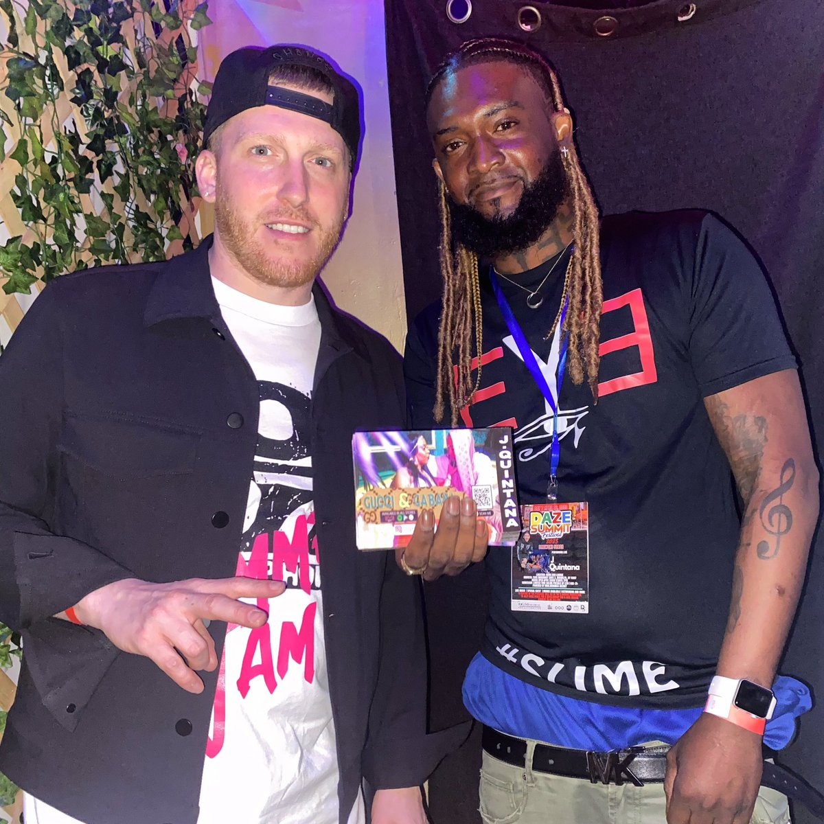 _JQuintana_'s tweet photo. Before my set at Daze Summit Festival w/ @SoDrewski from @HOT97 FM 

#concert #liveevent #NYC #djdrewski #jquintana #hiphop #RisingArtist https://t.co/iNE8dKHmOf