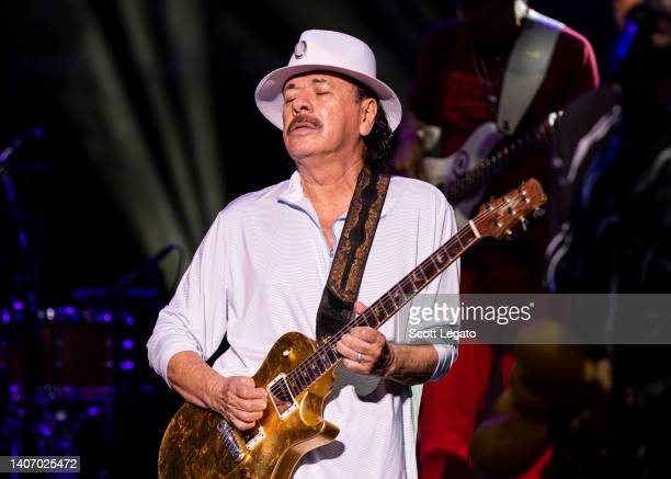GreenfoodsN's tweet photo. #CarlosSantana, el músico que revolucionó el rock en los años ´70, practica una filosofía de paz y armonía que le llevó al veganismo. Mantiene: "No como carne porque resalta las cualidades negativas, como el miedo, la ansiedad o la agresividad.". Tomemos ejemplo. https://t.co/pRe5v3Hh6H