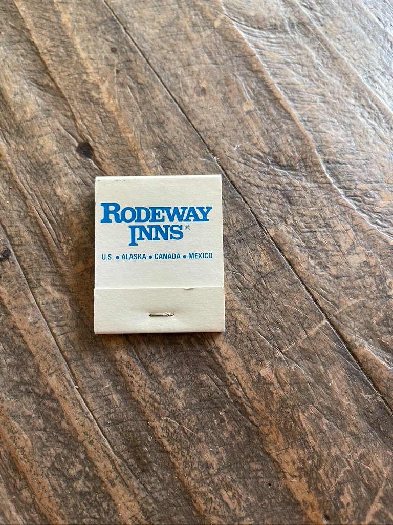99Matchbooks's tweet photo. Not much seems to have changed for #RodewayInns since the #1980s @ChoiceHotels 
#Matchbooks #BookMatches https://t.co/gh4d5tmpod