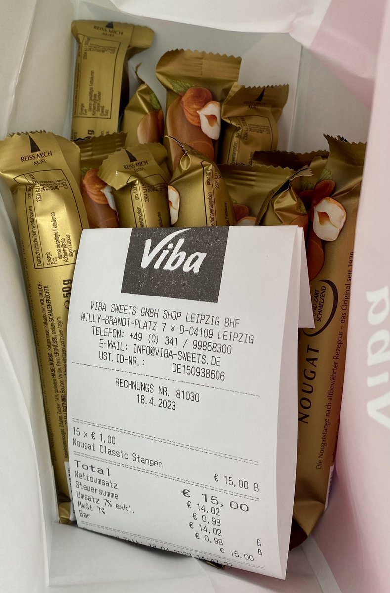 Das Date war herrlich, Verkäuferin hat sich richtig gefreut. Aufsteller mit der Aktion gleich neben der Kasse. Kollegen wird’s morgen freuen. Interview mit MDR, Verkäuferin hat fast geweint.

#viba #Statement 
#putYourMoneyWhereYourMouthIs

<a href="/vibasweets/">Viba sweets</a>