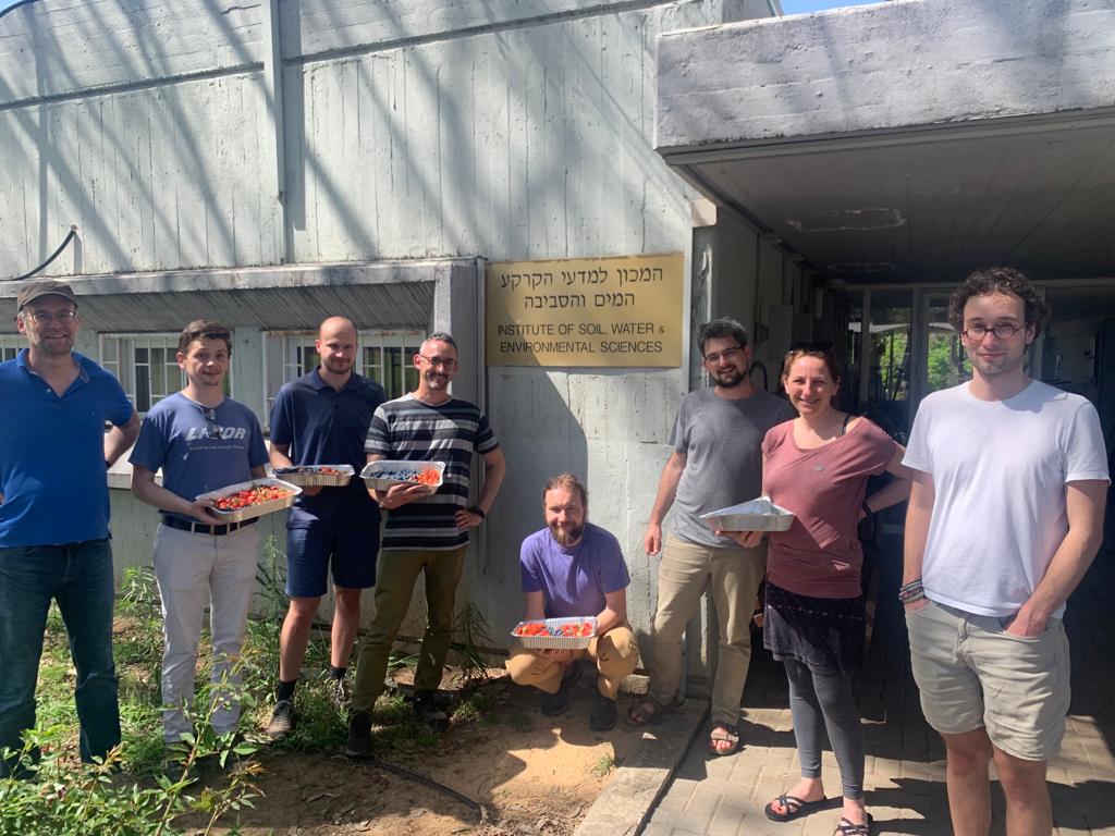 Although we are coming to the end of Action, we'r still  producing🤓.Right now a meeting is taking place at the Volcani Institute in Israel to advance a main deliverable from WG3:Guidelines for successful #sensorsynergies for #cropstressdetection from #UAVs. Also enjoying🍓🫐😊..