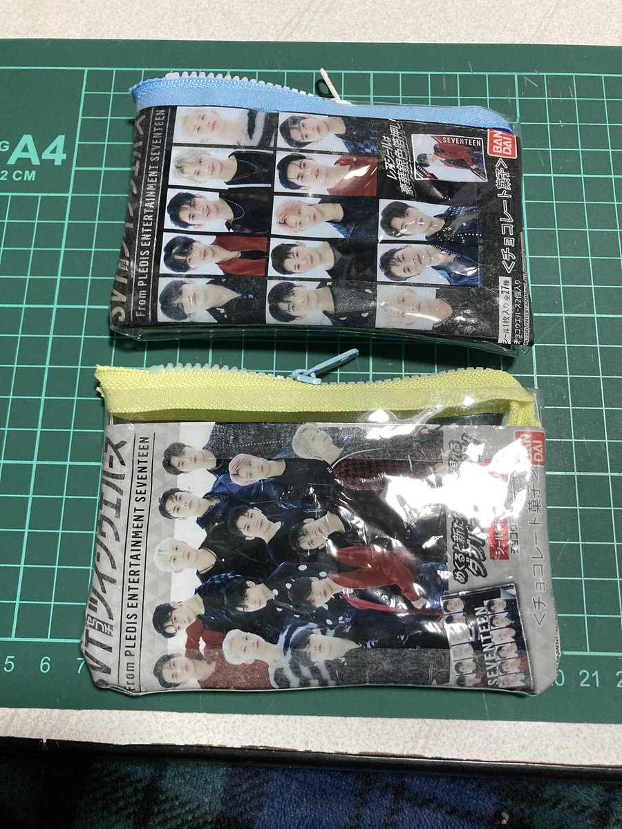 Le5Sa4's tweet photo. セブチのウエハースのパッケージでポーチ作ってみた。クオリティ低くてすみません。

あと、テンにゃんが裸にマフラーだったから、大阪のドリームファクトリーさんで、マント買ってあげたよ。

テンにゃん、カワイイね♡ https://t.co/QNsh6wdrfJ