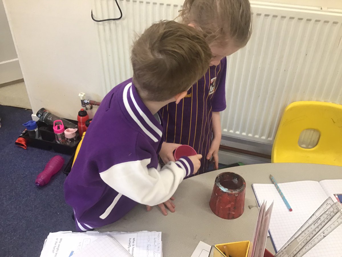 ClaphamTerrace1's tweet image. Year 1 are measuring capacity practically and predicting how many cups they think will fill a range of containers. #maths #capacity #practicalmaths