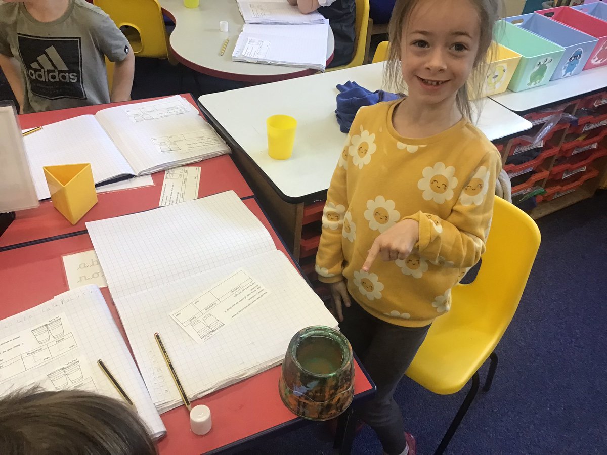 ClaphamTerrace1's tweet image. Year 1 are measuring capacity practically and predicting how many cups they think will fill a range of containers. #maths #capacity #practicalmaths