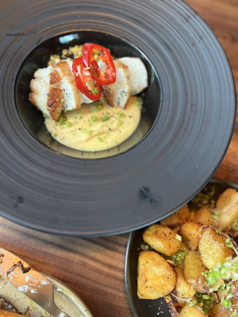 KeepAustinEatin's tweet photo. We will โseaโ you at Ember Kitchen for some Scallops with Corn Mousse, Josper fired corn and Beef Fried Potatoes. ๐ธ @lesarossick #keepaustineatin #emberkitchen #seaholm #atx #austineats https://t.co/4TWDvsttrL