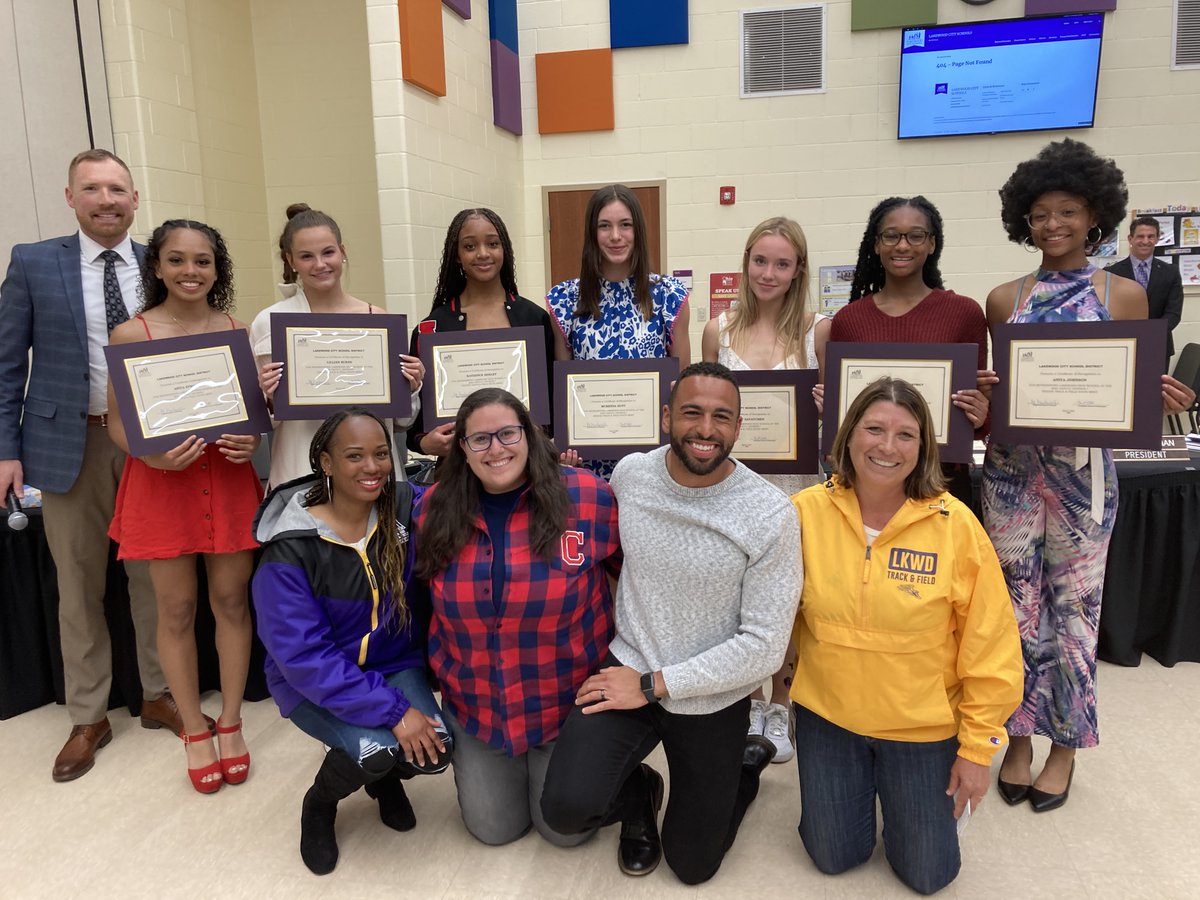 LkwdSchools's tweet photo. Congrats to last night's BOE recognitions! 
📷@Lkwd_FSO's Jacklyn Walker, Star Student 
📷@LkwdHayes teacher Tara Lottig, Educator Spotlight
📷 State qualifiers L. Bork, L. Burns, C. Doxley, K. Doxley, M. Hunt, A. Johnson, A. Symons, M. Zavatchen,
G. Coulson, Z. Muntaser. https://t.co/SDxKCw9oh9