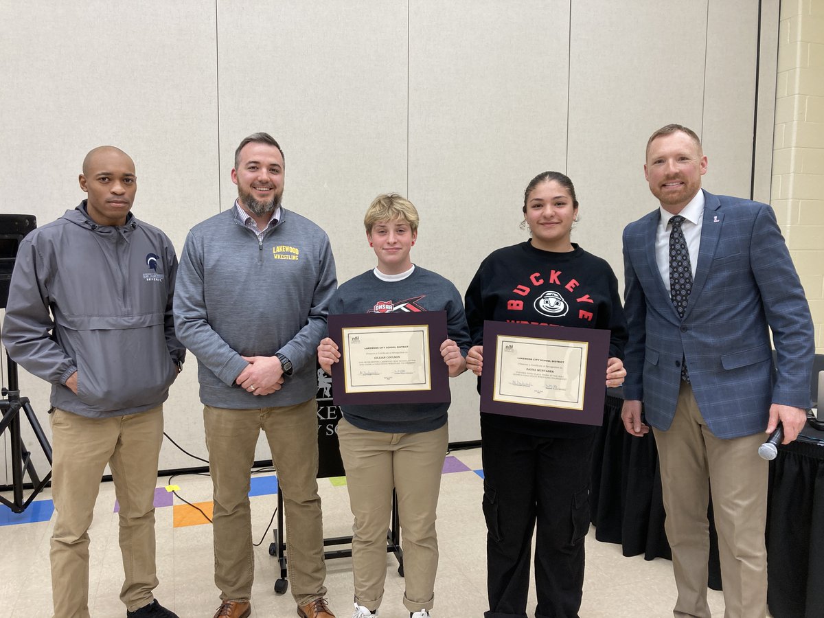 LkwdSchools's tweet photo. Congrats to last night's BOE recognitions! 
📷@Lkwd_FSO's Jacklyn Walker, Star Student 
📷@LkwdHayes teacher Tara Lottig, Educator Spotlight
📷 State qualifiers L. Bork, L. Burns, C. Doxley, K. Doxley, M. Hunt, A. Johnson, A. Symons, M. Zavatchen,
G. Coulson, Z. Muntaser. https://t.co/SDxKCw9oh9