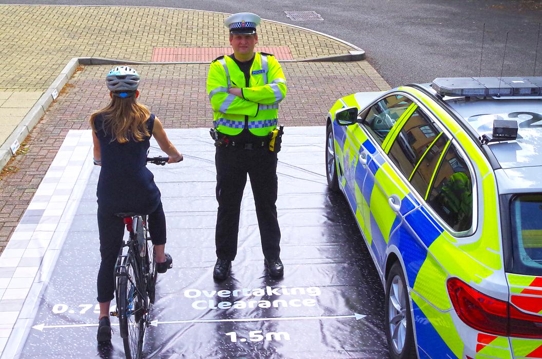 WeAreCyclingUK's tweet image. It&apos;s #OperationClosePass Day in England. Is your police force taking part?

We are appealing to all drivers to follow the guidance in the Highway Code and give plenty of space when overtaking people cycling: ow.ly/ApfS50NLqEA
