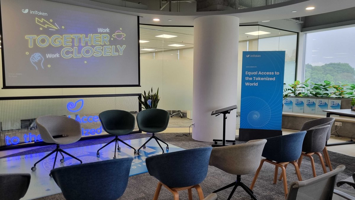 imTokenOfficial's tweet photo. 🏨Venue is set!
🧑🤝🧑Panelists are ready!
🧢imToken merch is placed!
😃It's almost time for #EngageInWeb3
🤝See you soon! https://t.co/OO7ar78e4k