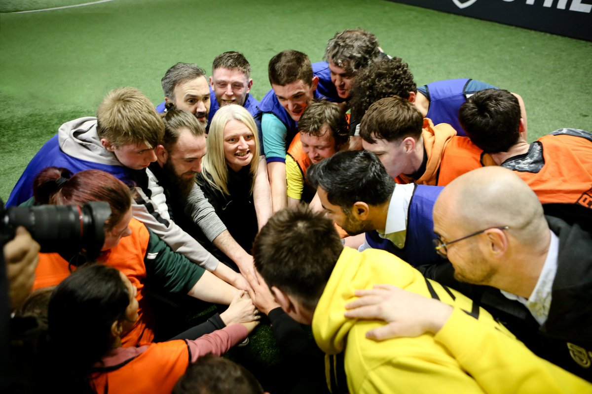Fantastic to welcome Scotland's new <a href="/ScotGovFM/">First Minister</a>, Humza Yousaf, yesterday.  

It was great to highlight the power of football within our community and how lived experience from our players and volunteers is helping change lives.  

More: bit.ly/3L83bTY
