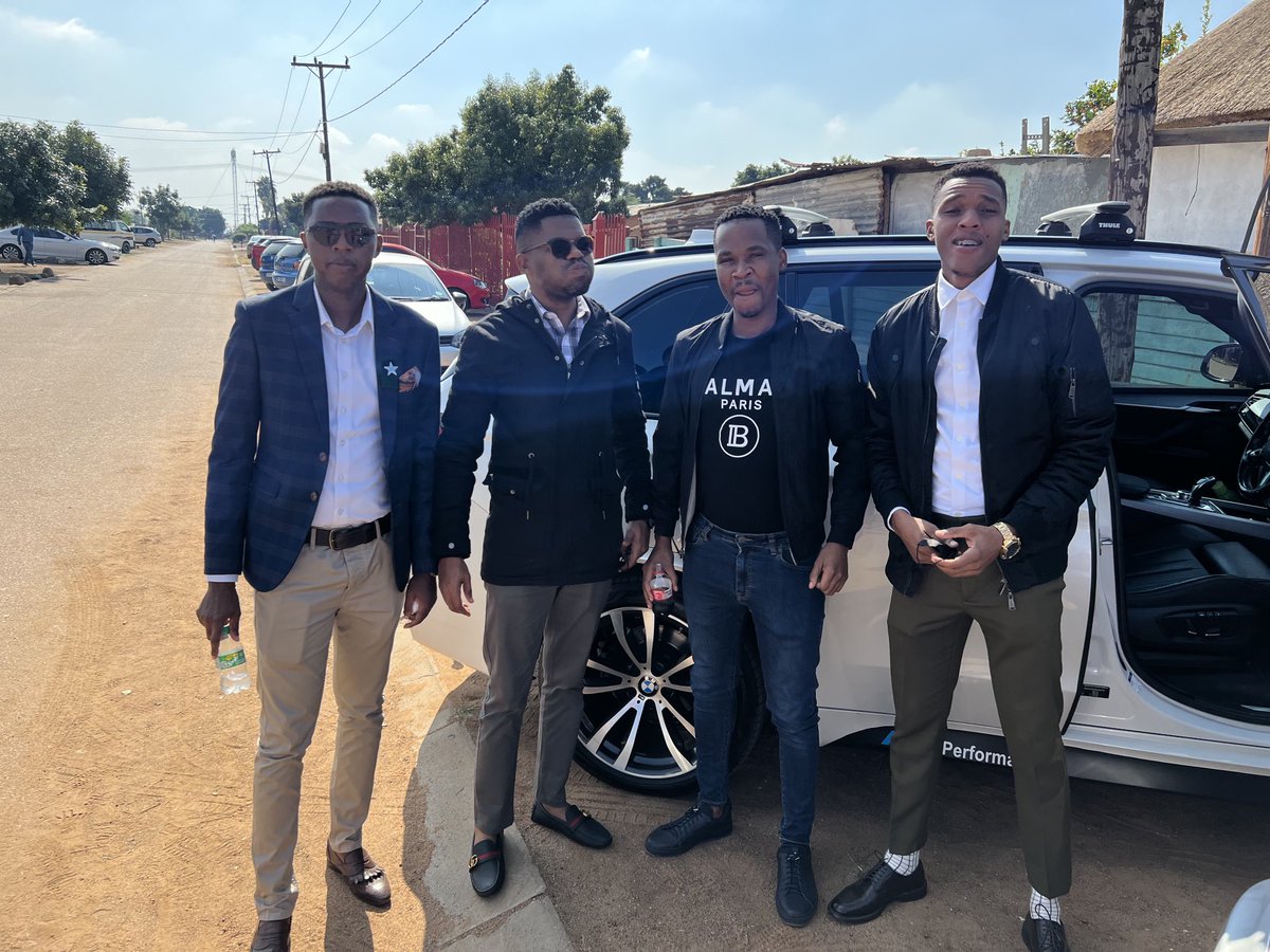 SammySeabi's tweet photo. Brothers🙌🔥👌😋 https://t.co/ZF4BWohPUU