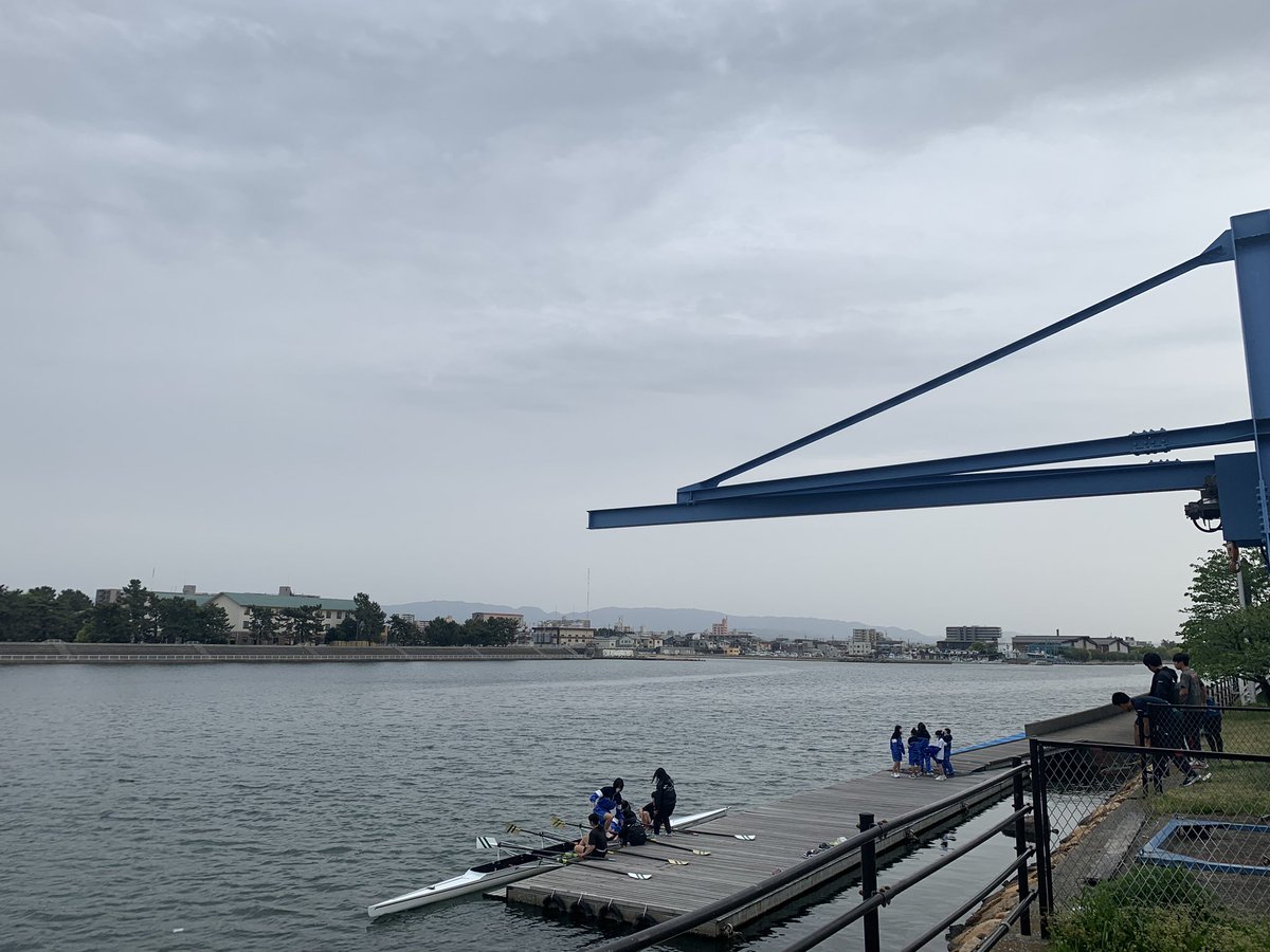 TakaishiRowing's tweet photo. 47期生ボート体験会🚣‍♀️

本日は16名の１年生が来てくれました。
ありがとうございました👏
体験会は明日以降も参加OKです🙆‍♀️

放課後、玄関付近で部員が待っています。
ボートに乗って、青春を過ごしてみてはいかが⁉️

#高石 #高石高校 #たか高 #ボート部 #浜寺 #大阪府立漕艇センター  #全員初心者 https://t.co/eqyct1h4h0