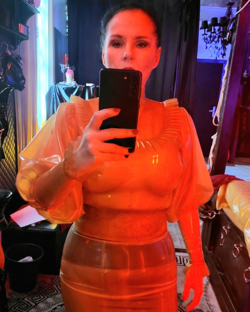 I love transparent latex...❣️💦latex |domina | fetish |bdsmstudio