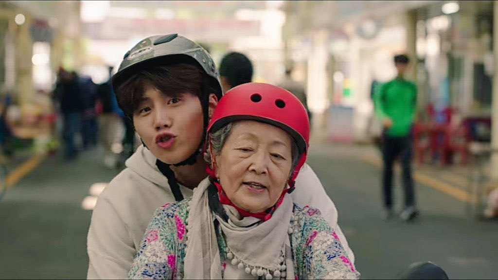 jungscook's tweet image. gam-ri the soul of gongjin. she was everything. she took care of du-silk when no one did. took care of the broken hearted boy and taught him how to smile, love and grieve again. 💜💜 #hometowncha #hometownchachacha