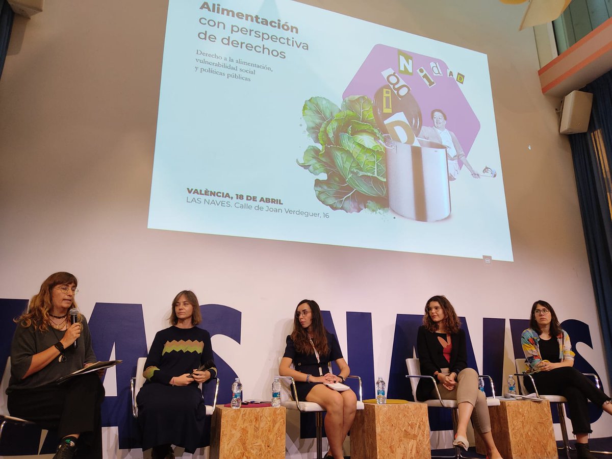 vlcinnovation's tweet photo. ALIMENTACIÓ 🍏 Se està celebrant a #LasNaves el seminari "Alimentació amb perspectiva de drets", on s’analitza si s’està treballant en la direcció adequada per a garantir que totes les persones poden alimentar-se de la manera més sana i sostenible possible.
#DretAlimentació https://t.co/8hN6k6eFKy