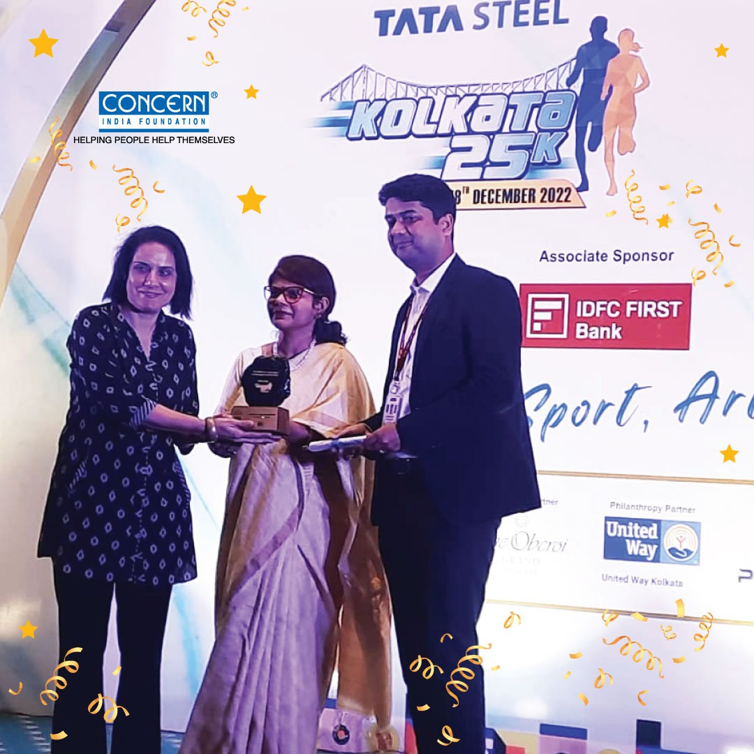 ConcernIndia_'s tweet image. Concern India Foundation received an award under the NGO category, for raising the second highest amount in the Tata Steel 25K; at the closing ceremony.

#concernindiafoundation #kavitagugnanishah #kolkata #tatasteelmarathon25k #fundraising