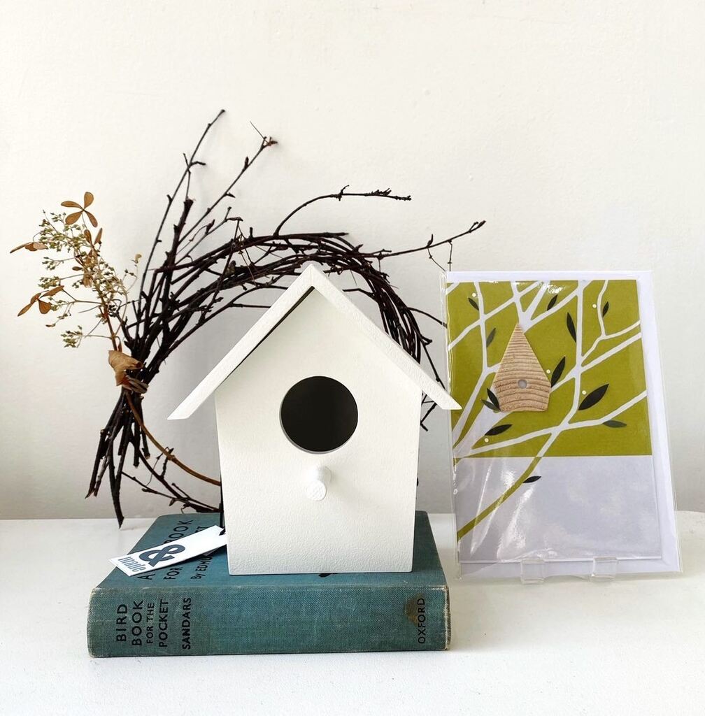 S P R I N G  T H I N G S

such a lovely morning!
i’ve arrived at work early today, had a bit of a dust &amp; polish session - tidied up an untidy corner - i really need to get better at parting with things - empty cardboard tubes for one! 
we spent a lot of … instagr.am/p/CrLATDCtTfG/