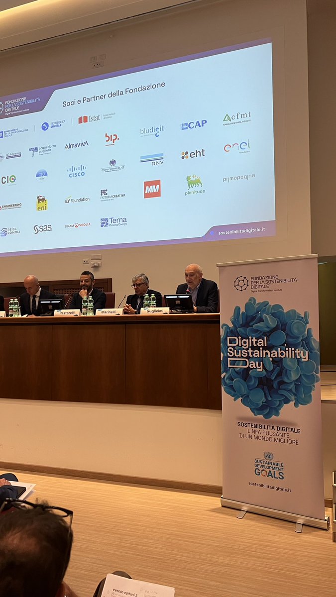 🔎 Cos’è la <a href="/DigiTInst/">Fondazione per la Sostenibilità Digitale</a>? Perché è importante il suo lavoro?
Il Direttore della Comunicazione <a href="/pastorelli_simo/">Simone Pastorelli</a> e il Direttore del Comitato di Indirizzo <a href="/luc_guglielmi/">Luciano Guglielmi</a> con la Presentazione della Fondazione.
#SostenibilitàDigitale