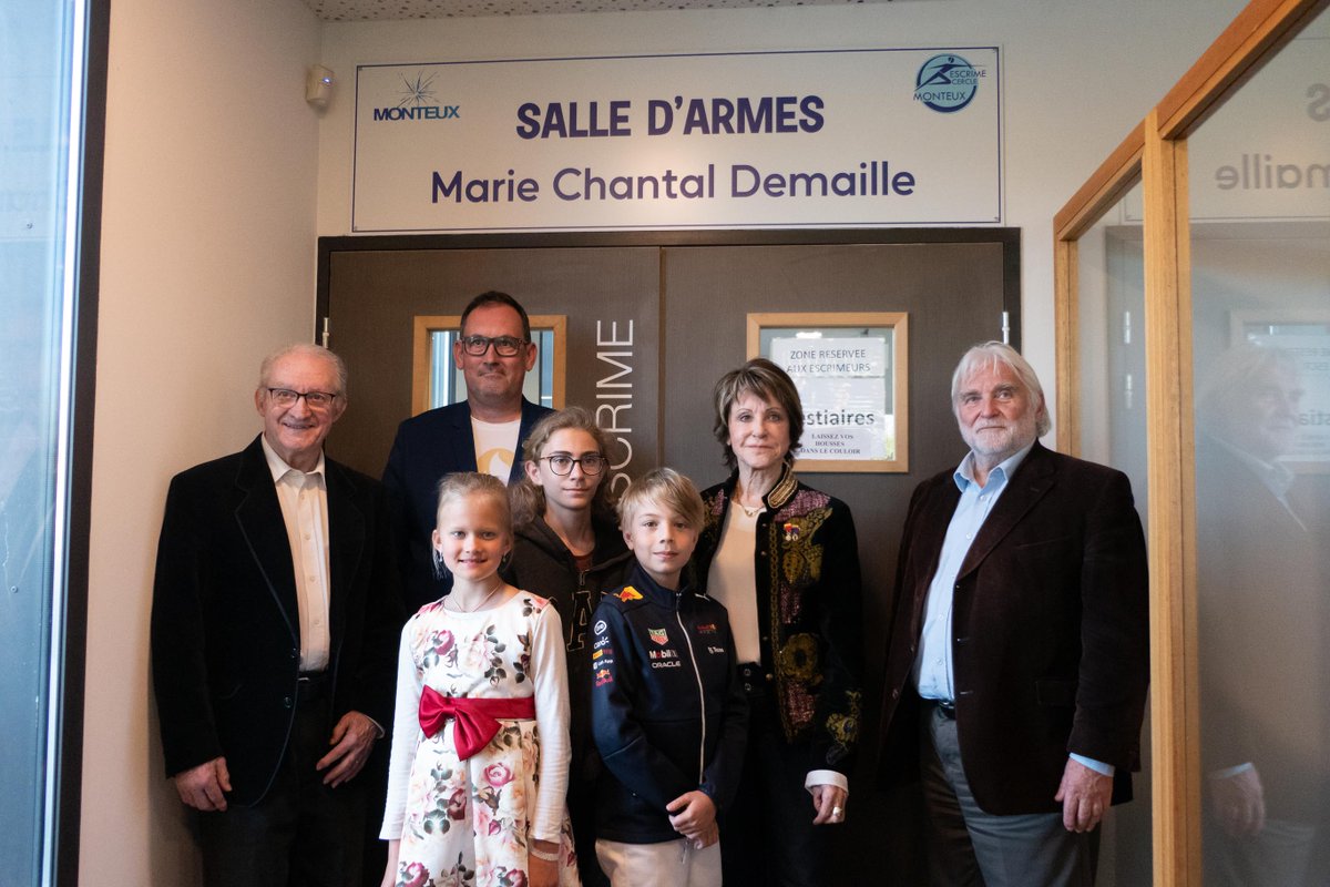 𝐌𝐚𝐫𝐢𝐞 𝐂𝐡𝐚𝐧𝐭𝐚𝐥 𝐃𝐞𝐦𝐚𝐢𝐥𝐥𝐞 𝐚 𝐞́𝐭𝐞́ 𝐧𝐨𝐦𝐦𝐞́𝐞 𝐄𝐩𝐞́𝐞 𝐝’𝐎𝐫, une des plus grandes distinctions de sa discipline.
#Monteux a donc proposé de baptiser la salle d’armes du complexe sportif à son nom. + d'infos : bit.ly/3KPk0Sm #TerreDeJeux2024