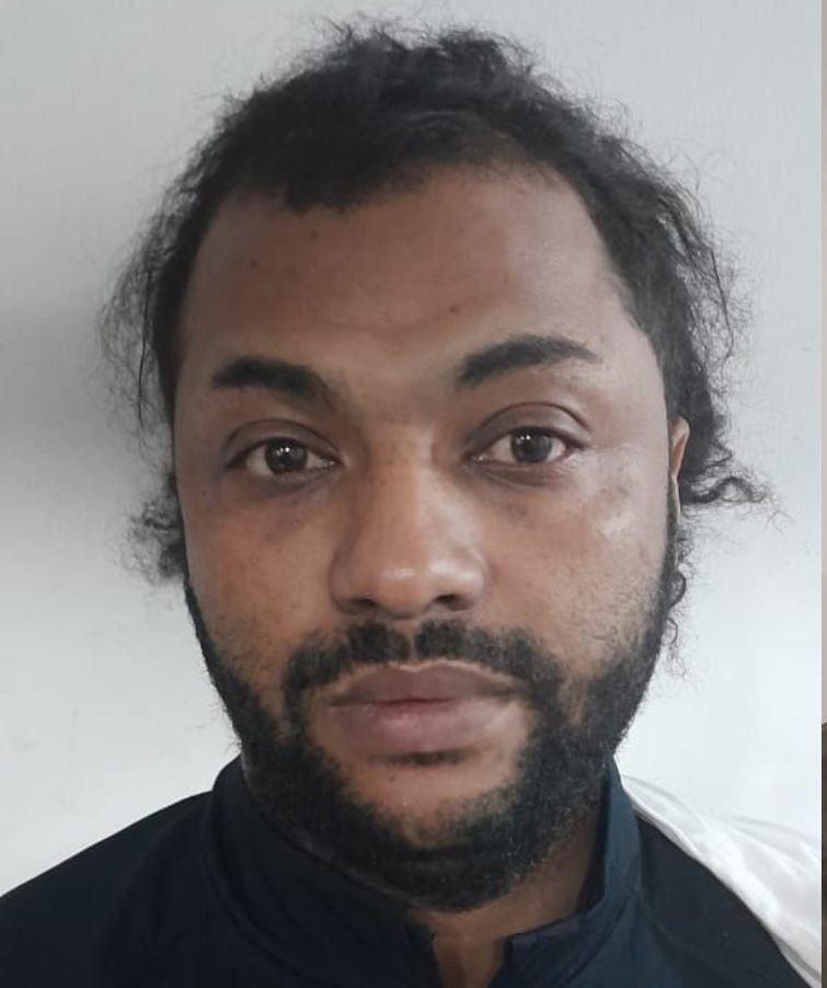 Prof on Twitter "R1.4 million spent by the SAan government to fly Thabo Bester in private jet