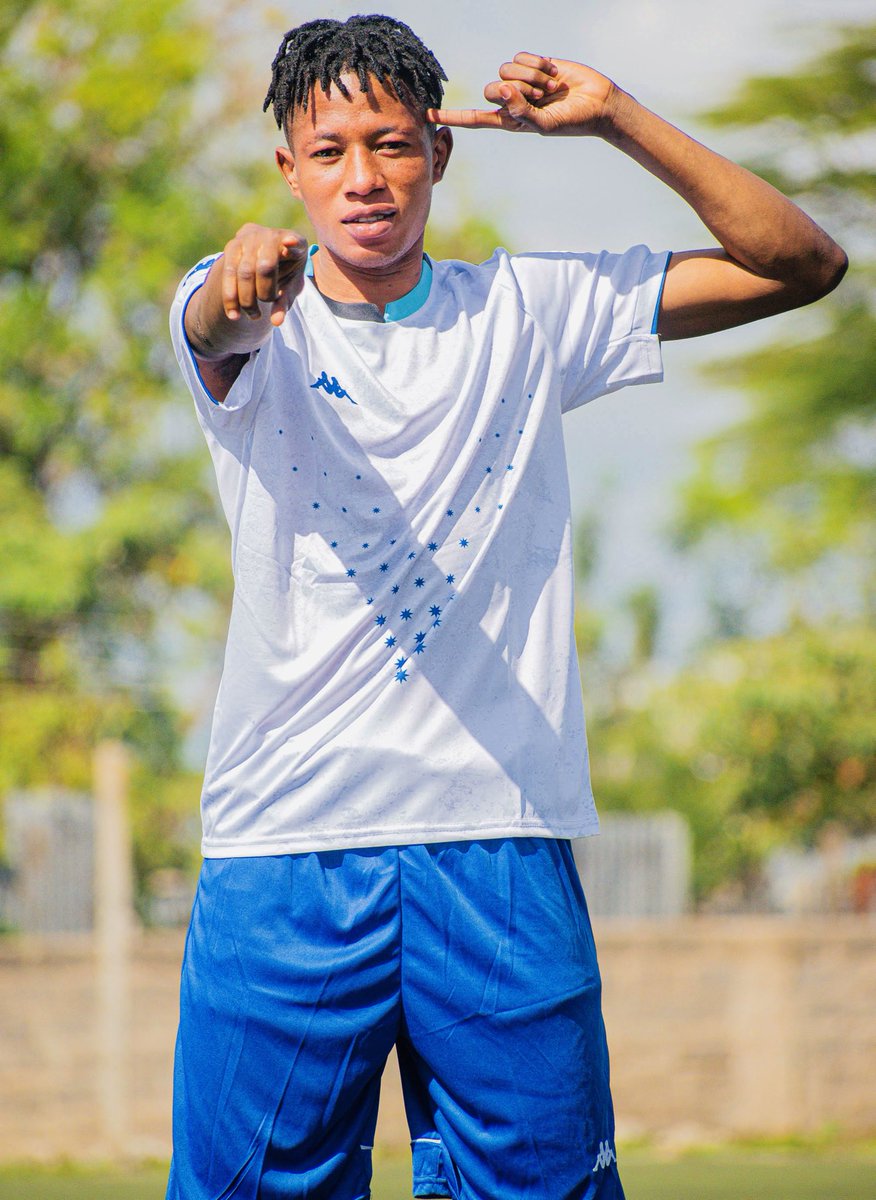 bahrain_fc's tweet photo. Congratulations The new Negerian center back zimma who has signed his first professional contract with the Club ❤️🐐👏
#Bahrain #OneTeamOneDream https://t.co/Vd090bPPHv