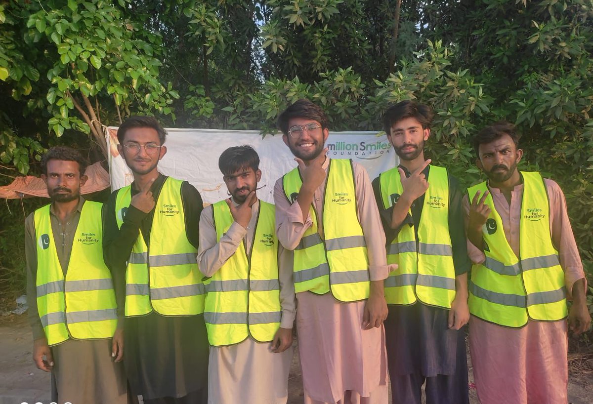 MSfoundationPK's tweet photo. Let's fill this blessed month with an abundance of happiness and Smiles !

Our MSF Team Badin arranged an Iftar Dastarkhuwan.

اس ماہِ نور، مسکراہٹیں بھرپور !

Join us in spreading joy and happiness by donating your smiles to our cause. https://t.co/5ziCOFkEPc