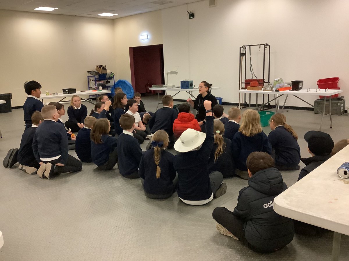 StHelensYear5's tweet photo. Starting our day off with a magnetism workshop! 🧲 @ScienceatStH1 @STHAssistantHT @PrincipalSTH @JonesMrsL https://t.co/vzNqcvQydZ