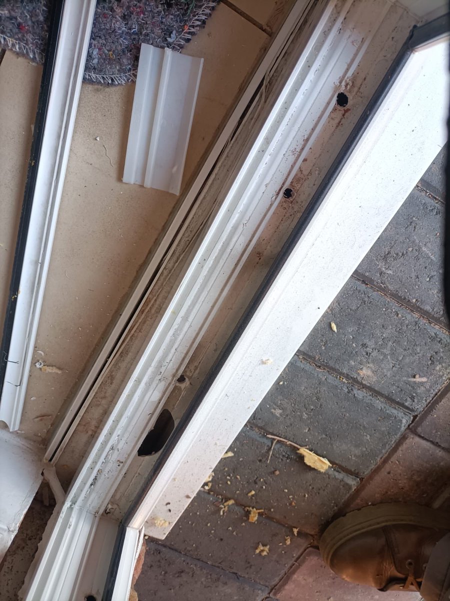 MultifabMetals's tweet image. So after 3 years of problems with my front door I’ve bitten the bullet and having it replaced. Checking my consumer rights before naming and shaming these Cowboys. #Foam&amp;amp;Go 🤠#Checkatrade