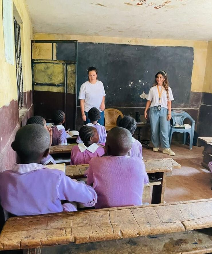 educafrica_cl's tweet photo. Through our Psychosocial First Aid program, we're collaborating @fundacionmaisha and Teen STAR๐จ๐ฑ where we have been implementing our joint Sexual and Affectivity program to more than 90 learners in Mathare(Nairobi, Kenya)๐ฐ๐ช
#CollaborateForGood
#educafrica https://t.co/ZjlBhnnAGp