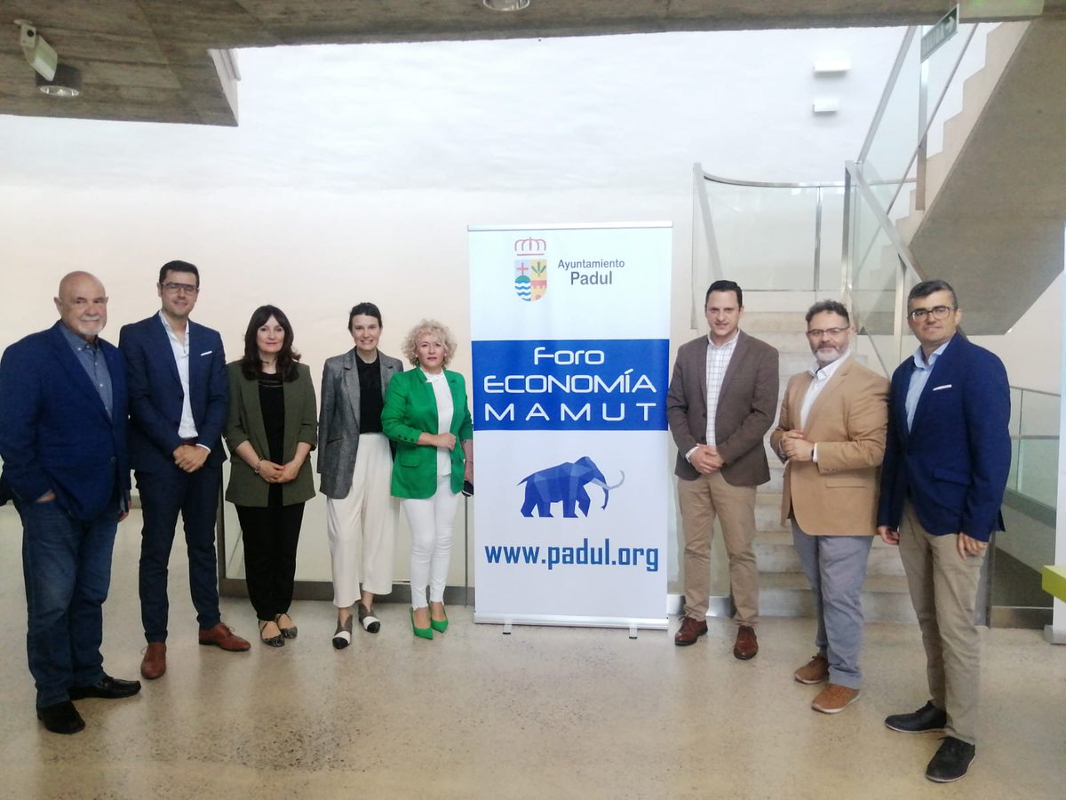 JuntaGranada's tweet photo. El delegado de @EmpleoJunta, @javinarila, afirma en el I Foro de Economía Mamut de #Padul que "todo proyecto empresarial viable, innovador y capaz de generar empleo debe tener la oportunidad de poder ponerse en marcha y el clúster de construcción sostenible es el espacio idóneo" https://t.co/8t0beKfZfu