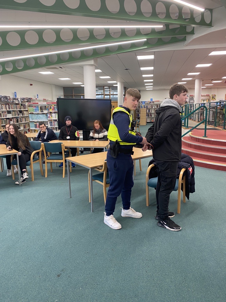 TELCAVC's tweet photo. Public Services session yesterday with our Barry learners.
Re-enacting a police foot chase and filming assignment evidence with the 360 GoPro camera.

#communicationskills #Scenario #Learning #GoPro https://t.co/cgczXXCPQS