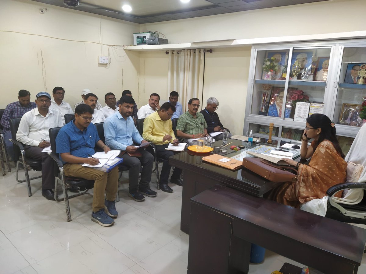 BSA SONBHADRA (@bsasonbhadra) on Twitter photo BEO Meeting held on 13.04.2023 focusing on #School_Chalo_Abhiyan, Boundrywall Construction and Divyang Shauchalaya Nirman Progress at #SSA #Sonbhadra. <a href="/basicshiksha_up/">Department Of Basic Education Uttar Pradesh</a> <a href="/thisissanjubjp/">Sandeep Singh</a> BEO Meeting held on 13.04.2023 focusing on #School_Chalo_Abhiyan, Boundrywall Construction and Divyang Shauchalaya Nirman Progress at #SSA #Sonbhadra. <a href="/basicshiksha_up/">Department Of Basic Education Uttar Pradesh</a> <a href="/thisissanjubjp/">Sandeep Singh</a>
