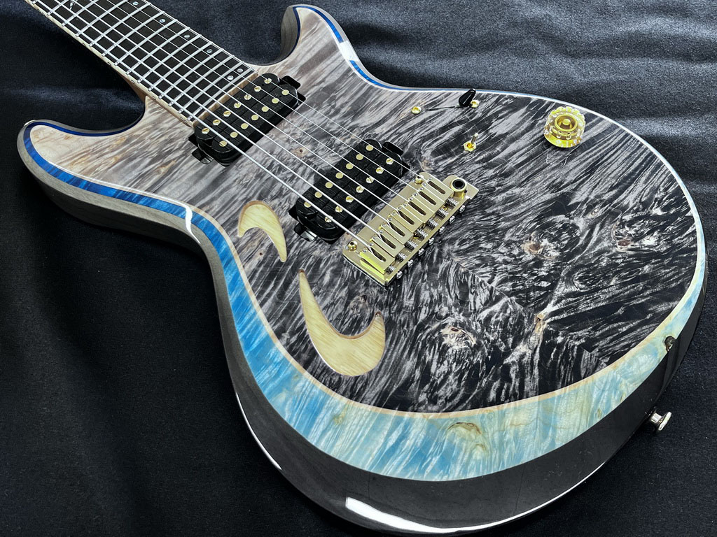 tsguitars's tweet photo. カスタムオーダーで製作させていただいたVena24-7st
お客様のご希望に沿って精一杯の力で作りました。かつて無い力作が出来上がったと思います。オーナー様ありがとうございました！
#tsguitars #customguitars #electricguitars #vena #burlmaple #roastedflamemaple https://t.co/AwZQVIvFG3
