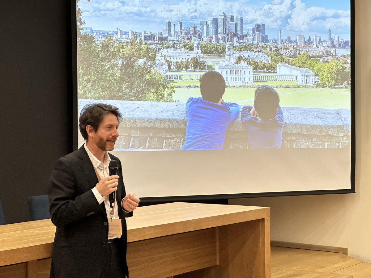 ideva_agencia's tweet photo. #EncuentroMissionCities 🇪🇸🇵🇹
Es el turno de @julumbreras, director de la Plataforma #citiES2030, que ofrece una la charla ‘La Misión Europea de Ciudades como punta de lanza para la transformación urbana en 2030’
#redcencyl #cities2030 #missioncities #valladolidmision https://t.co/dCOp62uOSy