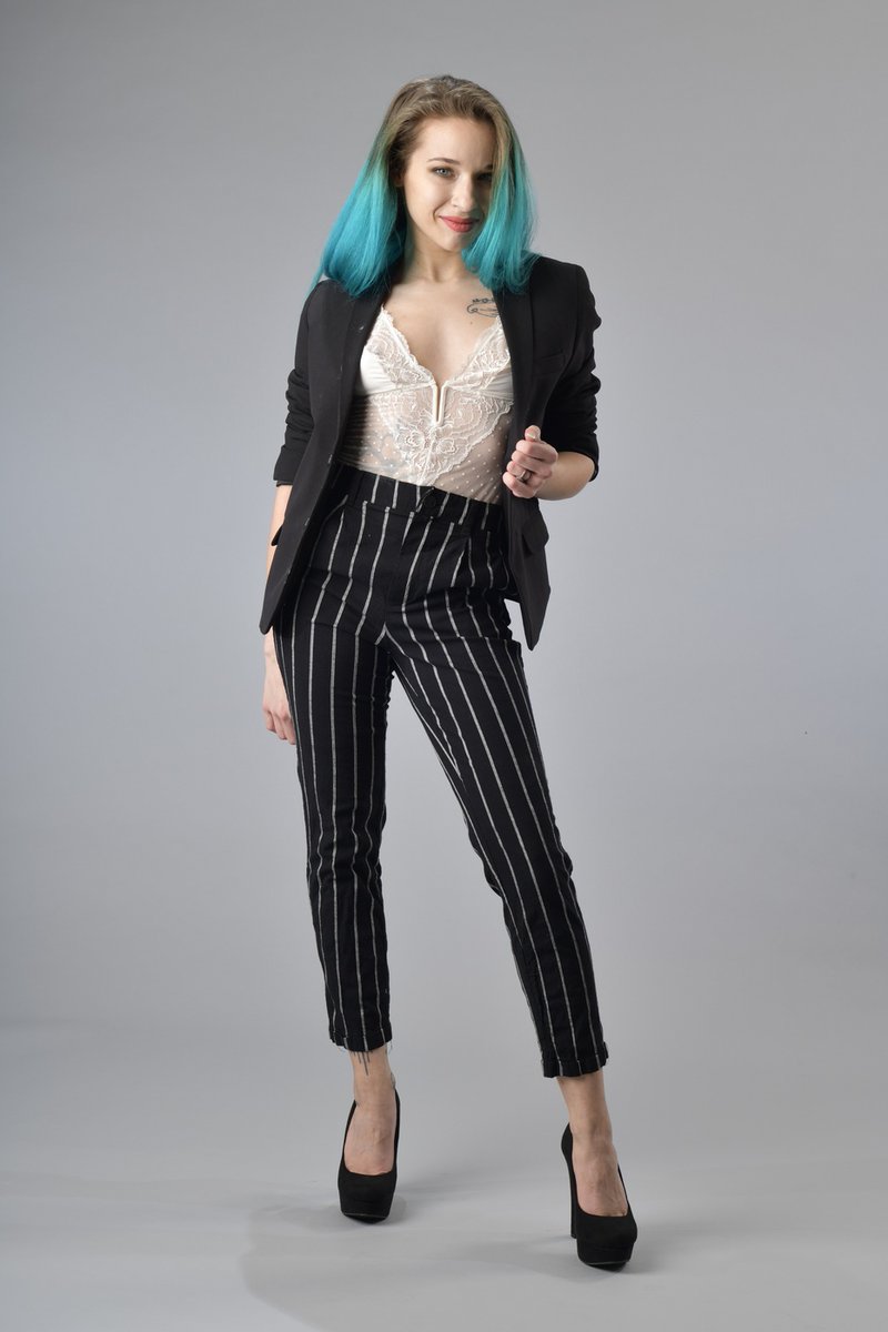 DarlingShea1's tweet photo. https://t.co/tlwuEbcWNi Business Bodysuit Photoshoot #bodysuit #white #sexy #lingerie #wrap #blue #tattoo #pinstripes #bentbox #onlyfans https://t.co/VTpWef3RES