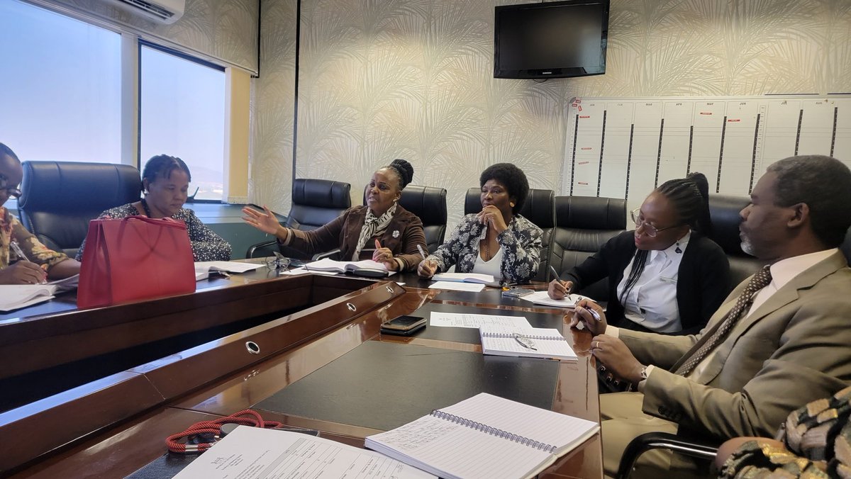 TshepiMatsheng's tweet image. On today's agenda is bringing all the Ministry of Education's regional directors and leadership to share on #TaRL - progress + results! #scalinglab @BWGovernment @youthimpactorg @BrookingsGlobal