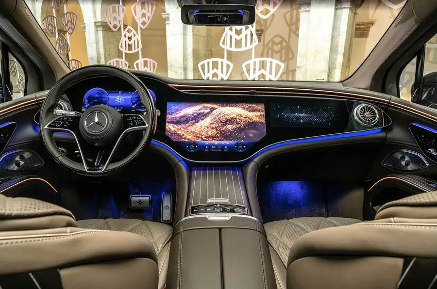askabtauto's tweet photo. The first-ever electric #MercedesMaybach. Here are some of the highlights:
• Maybach brand-typical two-tone paintwork with a pinstripe
• MBUX Hyperscreen
• Two 11.6-inch displays on the backrests of the front seats https://t.co/oF1R65epQu