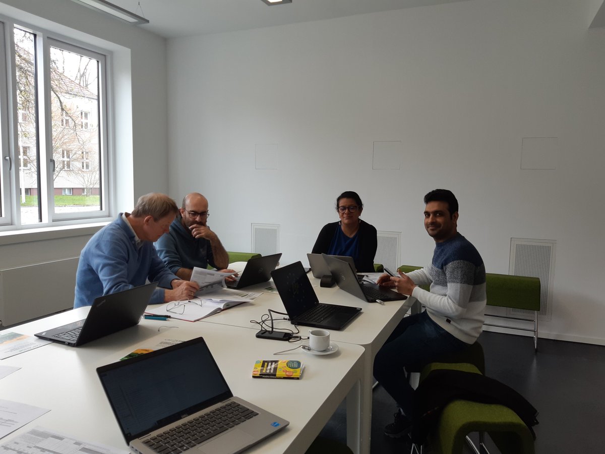 LCarbonFarming's tweet image. 👩🏫 CAP'2ER training with the colleagues from @LeibnizATB in Potsdam 🇩🇪
🧑🌾#CAP2ER Level 2 will be used to assess the carbon footprint of the 15 German #farms involved in the project.