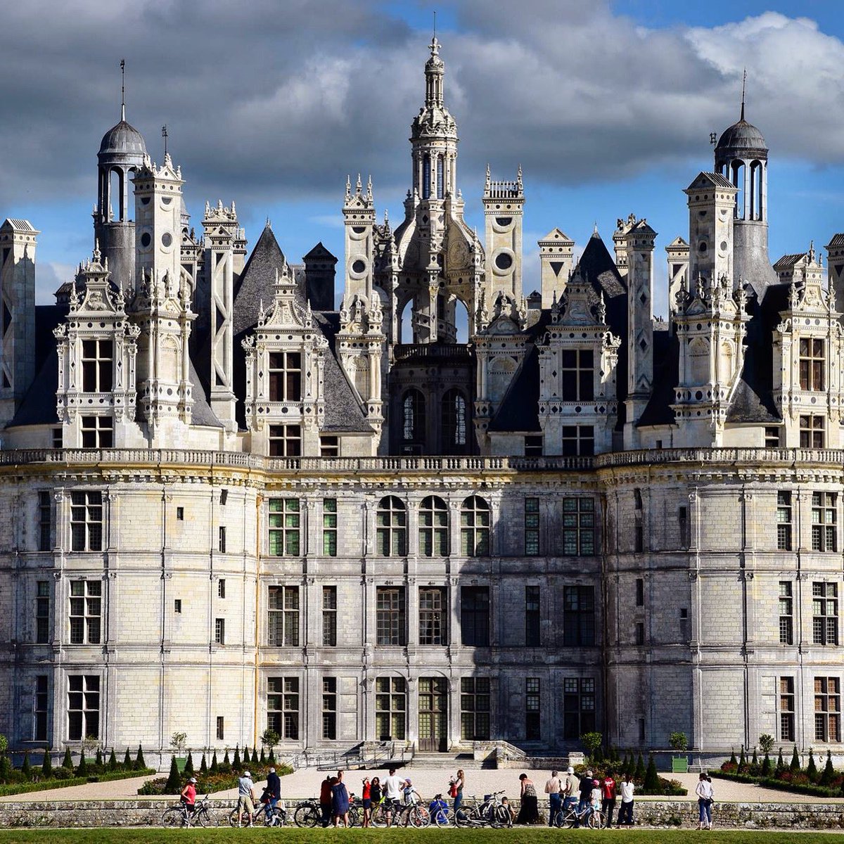 domainechambord's tweet image. C’est la Journée internationale des monuments et des sites ! 
Partageons nos plus belles photographies.

It&apos;s the International Day for Monuments and Sites! 

#ICOMOS
#WorldHeritageDay2023 #WorldHeritage 
#IcomosIDMS2023