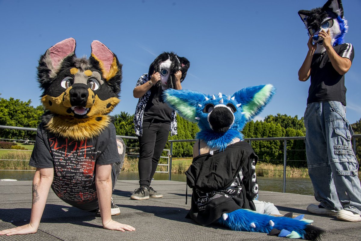 Had a wonderful time at another <a href="/furalley_au/">FurAlley</a> event, can't wait to see you all again.
The rest of the images will be in the link
drive.google.com/drive/folders/…