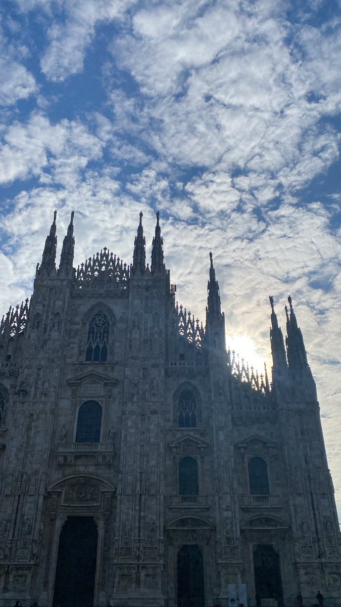 Oggi <a href="/ComuneMI/">Comune di Milano</a> ha un fascino diverso

#MDW #Milano #MilanoDesignWeek2023