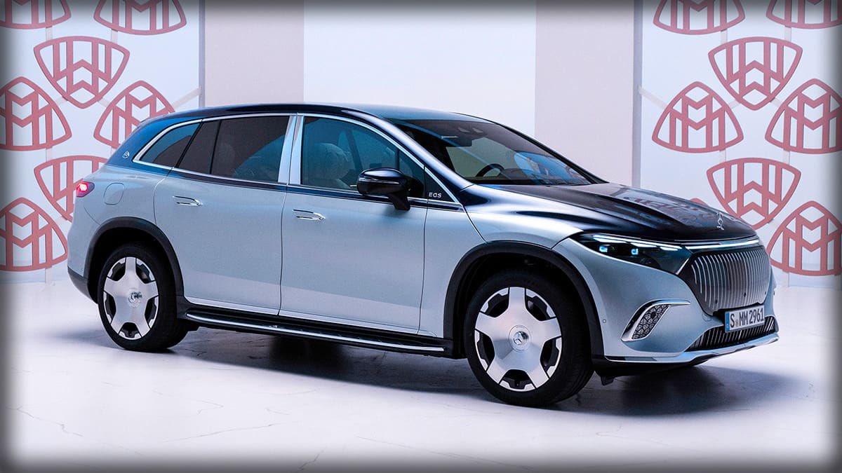 askabtauto's tweet photo. • MBUX Interior Assist uses cameras to detect gestures of the passengers
• Exclusive Nappa leather with wood interior
Standard rear axle steering
658hp, 950Nm
• 600km range https://t.co/tTDb8lEqFX