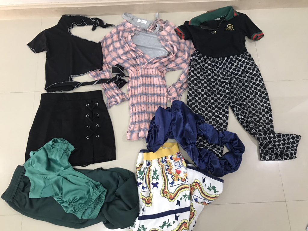 runwayww9's tweet photo. 🛍โล๊ะเสื้อผ้าตัวเองค้าบ 10-60฿🔫
  ~งานวิทเทจ ครอป เดรส เซ็ต ยีน y2k~
เสื้อผ้าเค้าส่วนมากมือ1หรือใส่แค่ครั้งสองครั้งคับ🧸
🧨 ปัก+รี ลด 5฿เหมาส่ง40💸
#ส่งต่อเสื้อผ้า #ส่งต่อเสื้อผ้ามือสอง #เสื้อผ้ามือสองสภาพดี #เสื้อผ้ามือสอง #เสื้อผ้ามือสองราคาถูก  #ส่งต่อ #โล๊ะตู้ #เสื้อผ้ามือ2 https://t.co/fgeMeUji3v