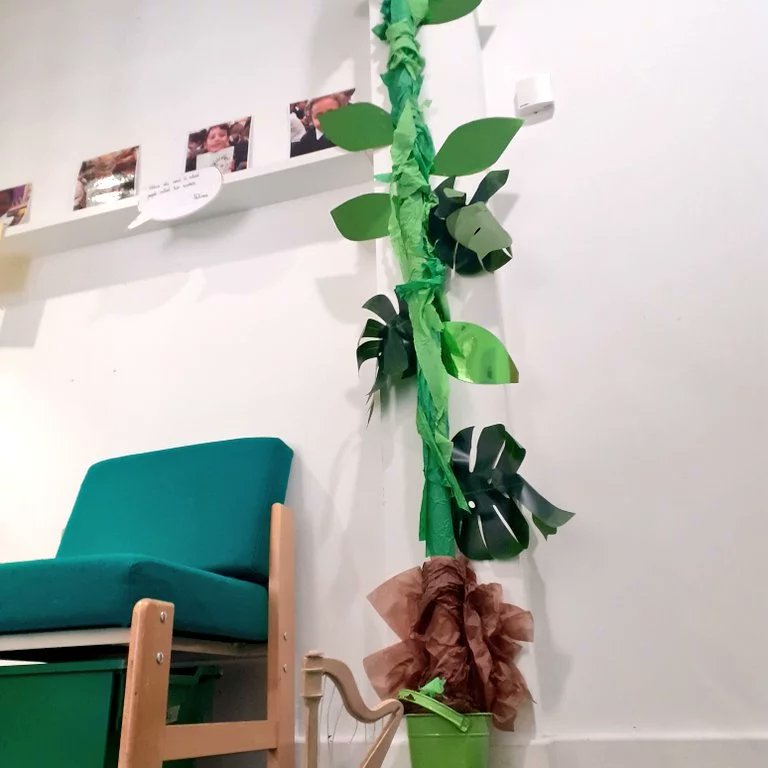 FloreatWands's tweet photo. What a hook for the first day back in Reception! 🌱🤷🏻‍♂️🤷🏾‍♀️ 
👏🏼 @Talk4Writing @samanthalimon1 @PieCorbett 
Can't wait for you to visit us soon! https://t.co/E02cTTs6SM